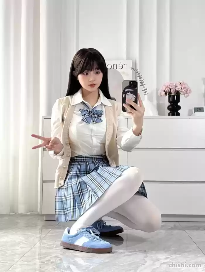 颜值COS |健康身材的jk少女，微胖才最美 第2张