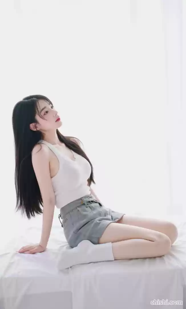 白T美女居家日系写真，纯欲天花板，慵懒风 第5张
