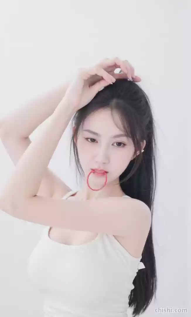 白色吊带美女居家写真，纯欲风，慵懒风
