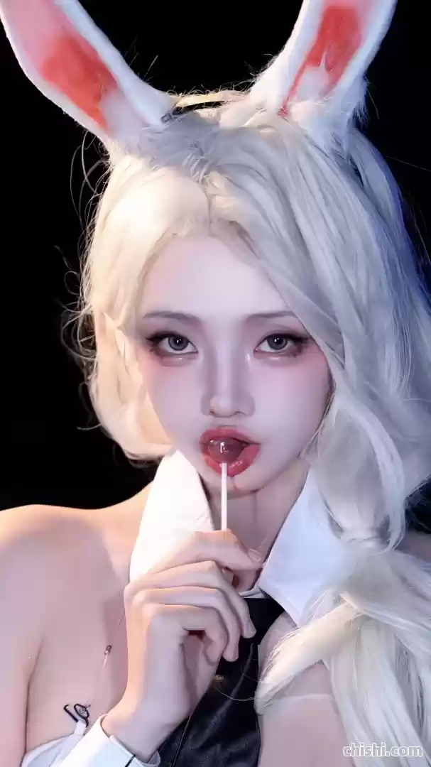 走路摇COS兔女郎，千娇百媚，俏皮可爱，真拿粉丝不当外人啊！ 第5张