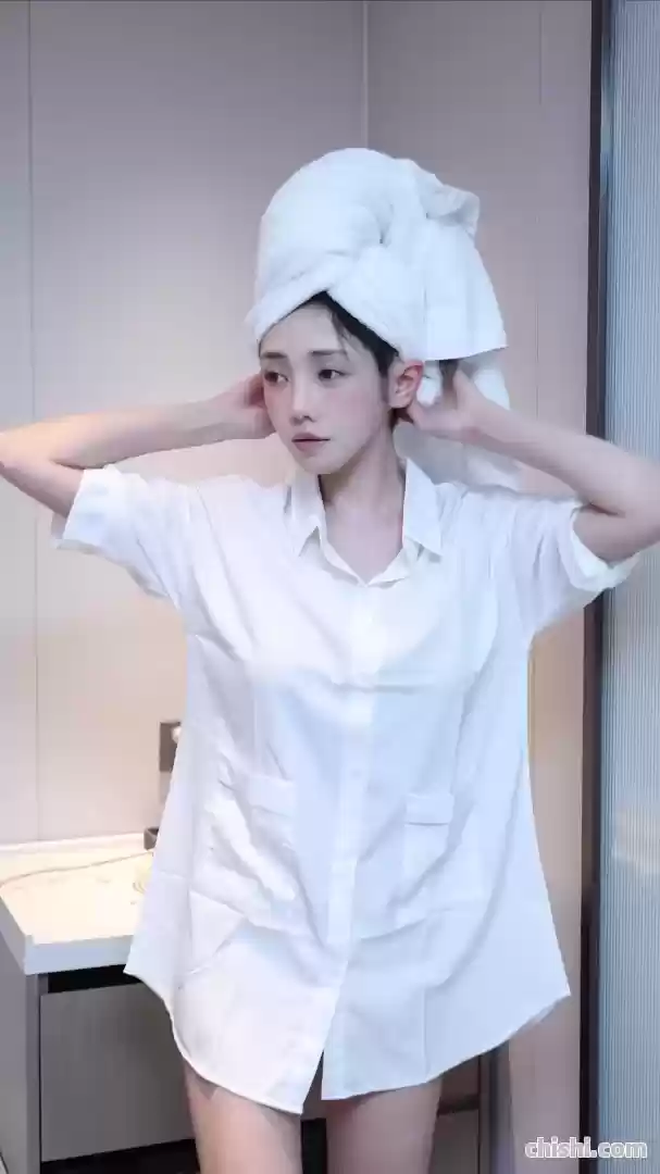 走路摇COS兔女郎，千娇百媚，俏皮可爱，真拿粉丝不当外人啊！ 第6张