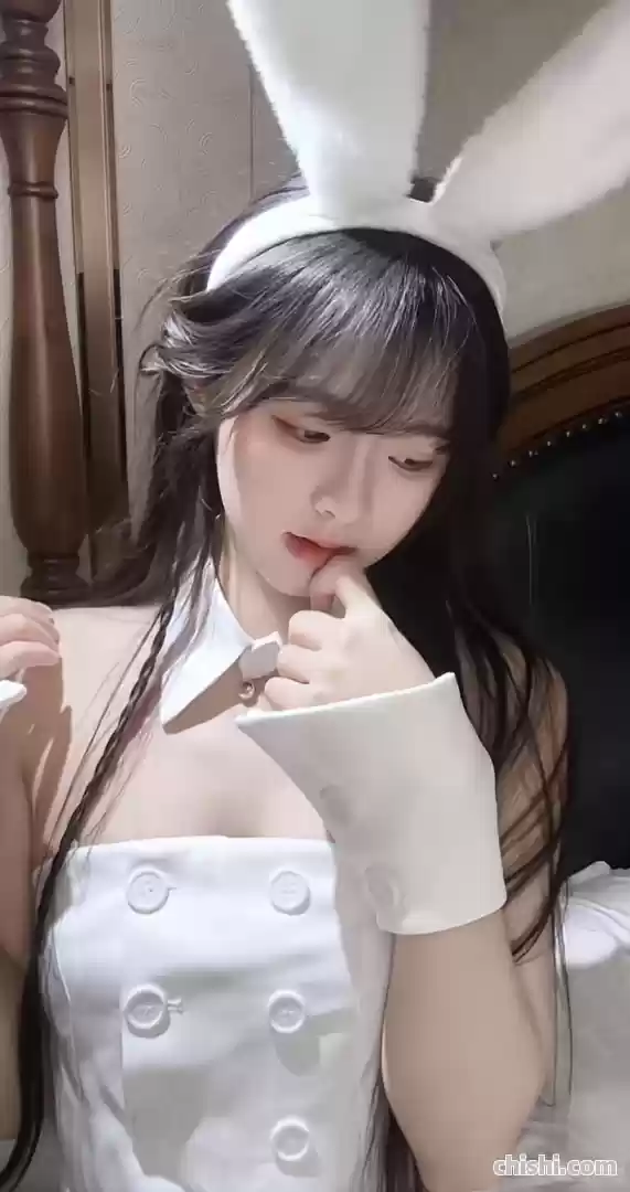 这才是真正的玉兔，洁白无瑕，柔情似水！