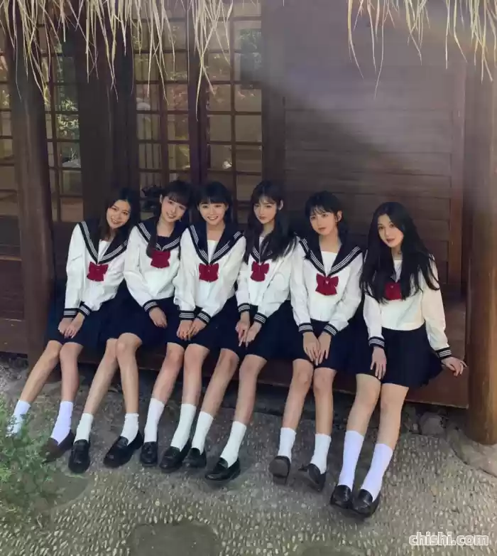 颜值COS，六个JK学姐线下聚会，这次真纠结该选哪一个了 第3张
