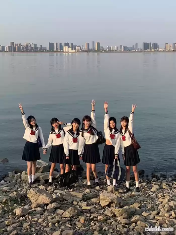 颜值COS，六个JK学姐线下聚会，这次真纠结该选哪一个了 第4张