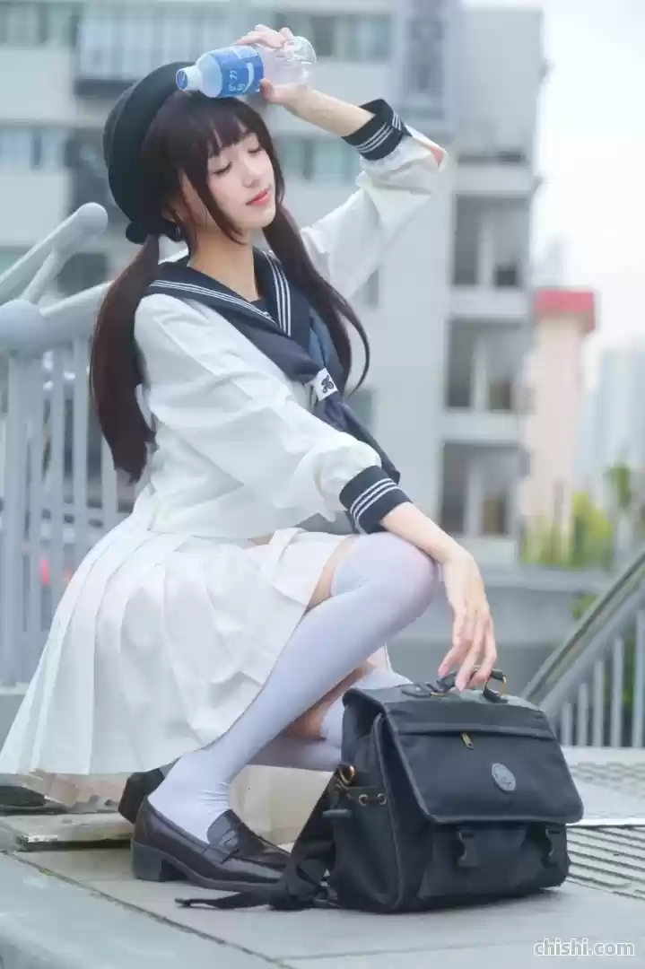 颜值COS |天桥偶遇JK学妹，谁能不心动啊 第2张