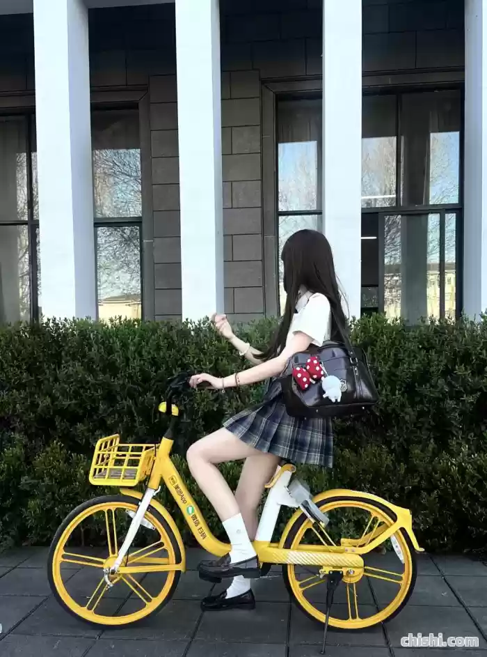 颜值COS，图书馆里的JK少女，都没心思看书了 第6张