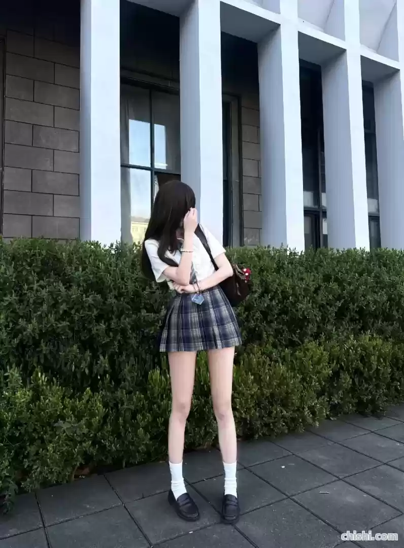 颜值COS，图书馆里的JK少女，都没心思看书了 第7张