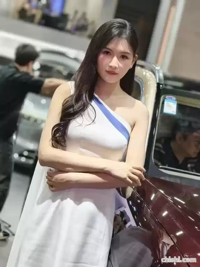 实拍上海车展模特，哪个最漂亮？ 第1张