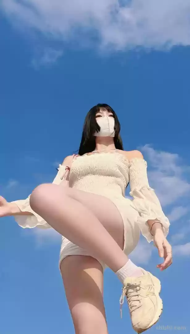 天空拍照壁纸，这长腿谁不迷糊啊？ 第4张