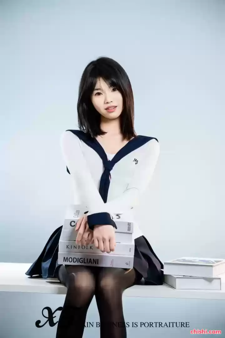 颜值COS，阳光明媚的JK少女，不知道的还以为是大号手办 第3张